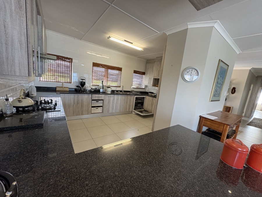 6 Bedroom Property for Sale in Cintsa East Eastern Cape